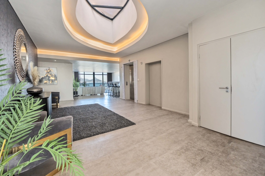 4 Bedroom Property for Sale in Bloubergstrand Western Cape
